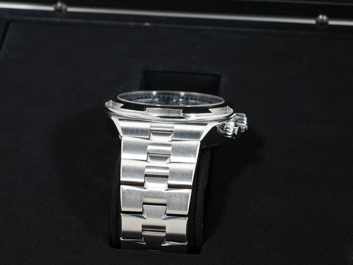 ヴァシュロンコンスタンタン オーヴァーシーズ クロノグラフ Ref.5500V/110A-B148 ブルー文字盤 中古 47egog4o
