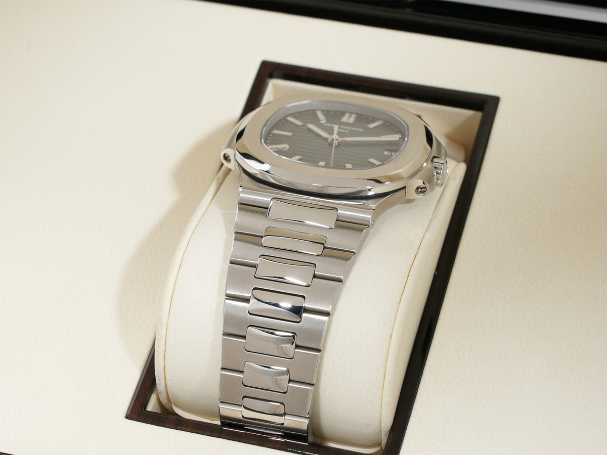 パテックフィリップ ノーチラス Ref.5711/1A-010 SS ブルー文字盤 中古 7x6u33hy