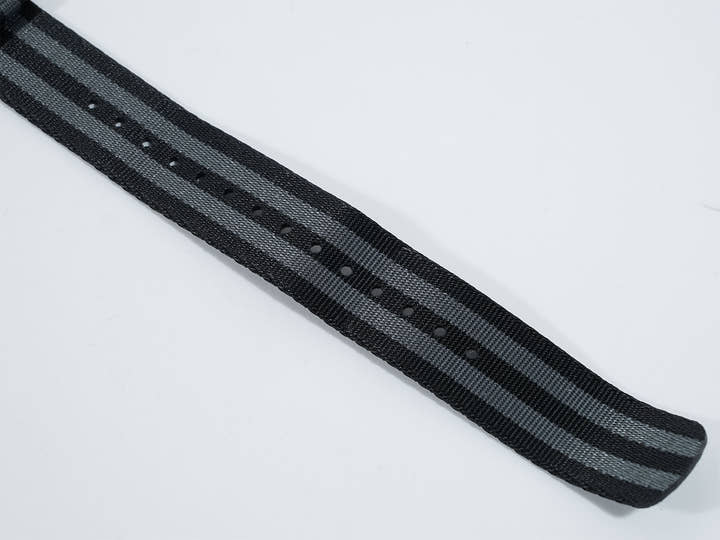 オメガ シーマスター 300 スペクター Ref.233.32.41.21.01.001 ブラック文字盤 未使用 mjz7xs8p
