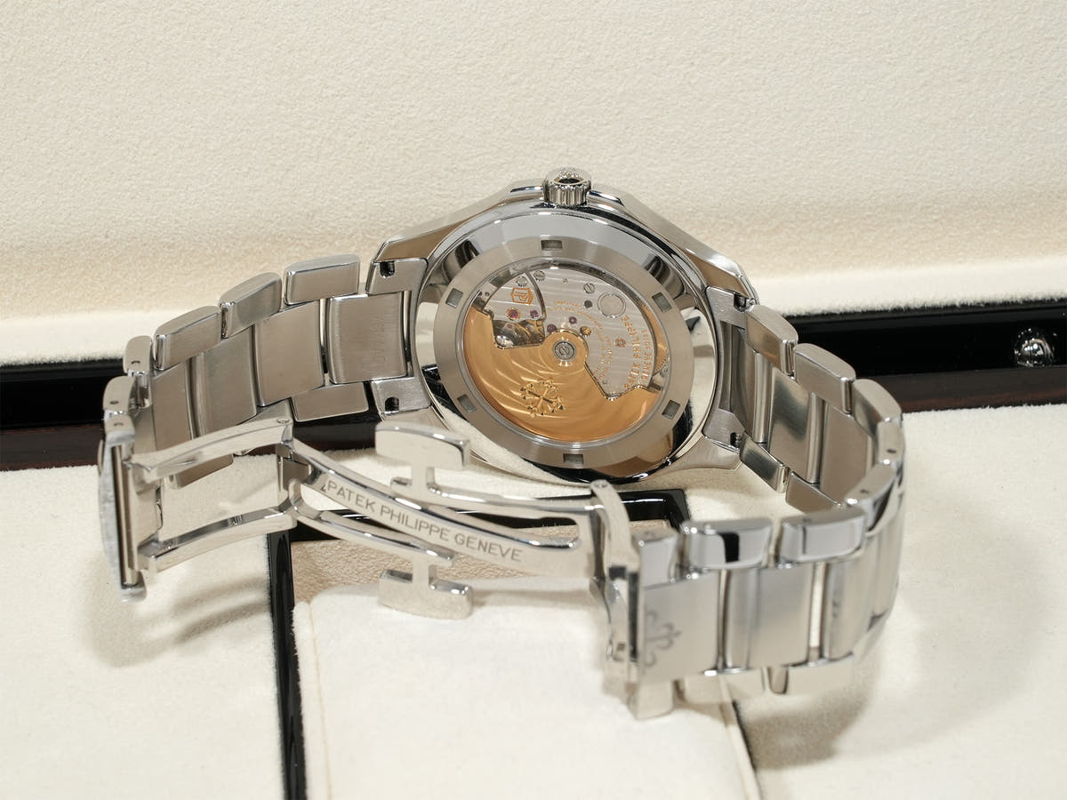 パテックフィリップ アクアノート エクストララージ Ref.5167/1A-001 ブラック文字盤 中古 qnxeupvx
