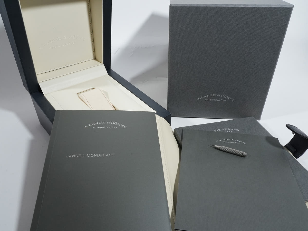 A. Lange &amp; Söhne Lange 1 Moon Phase Ref.192.029 18KWG Black Dial Unused re6dooiv