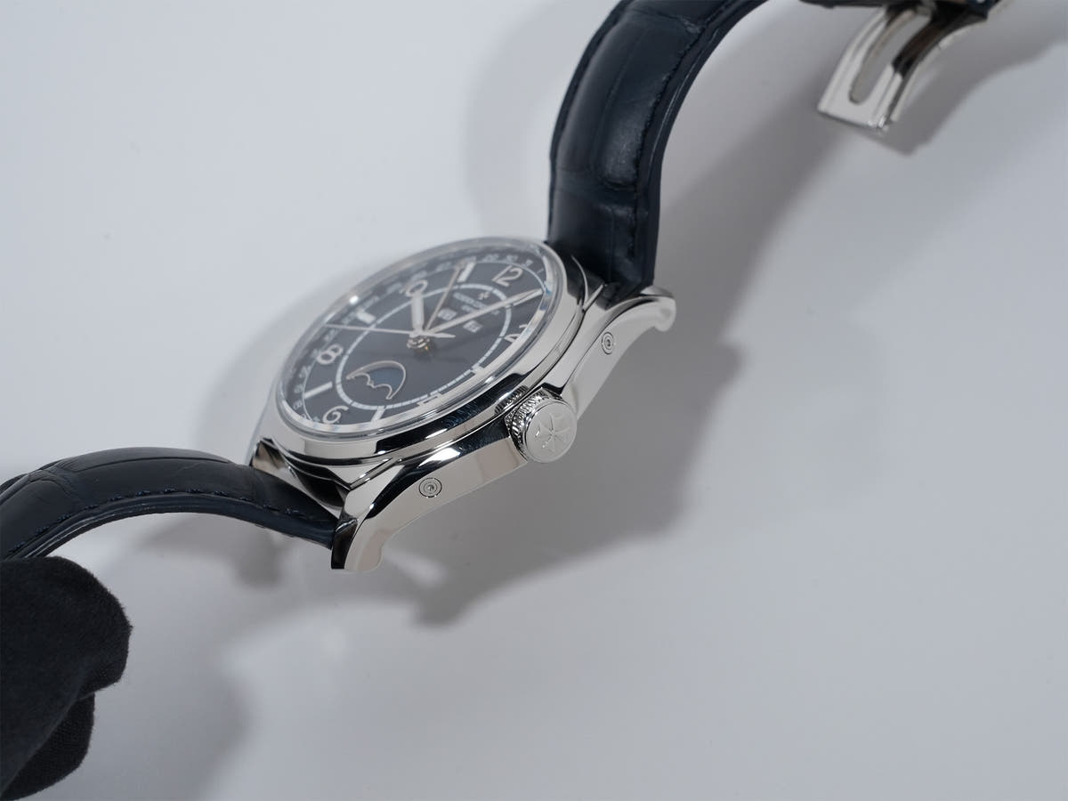 ヴァシュロンコンスタンタン フィフティーシックス コンプリートカレンダー Ref.4000E/000A-B548 ブルー文字盤 中古 vu7pqwqp