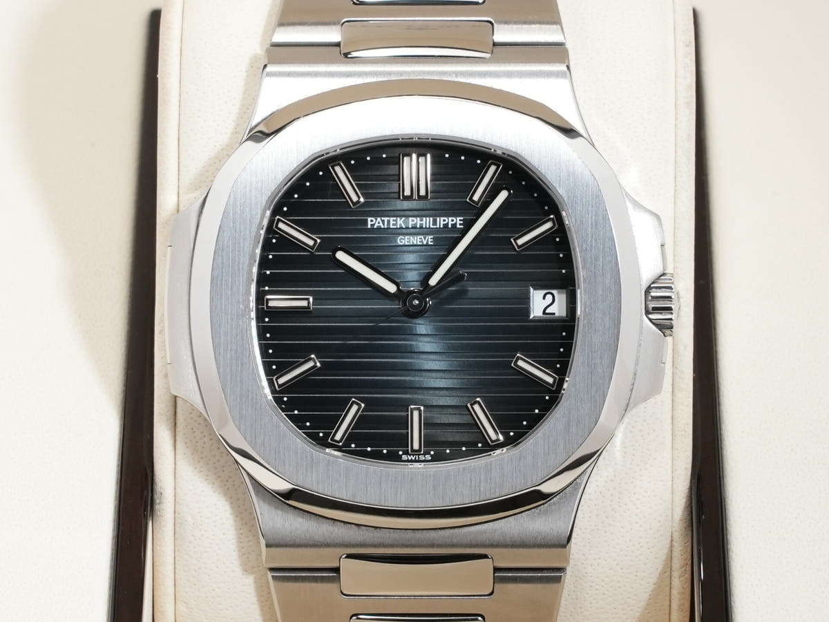 パテックフィリップ ノーチラス Ref.5711/1A-010 SS ブルー文字盤 中古 5ymwwgwy