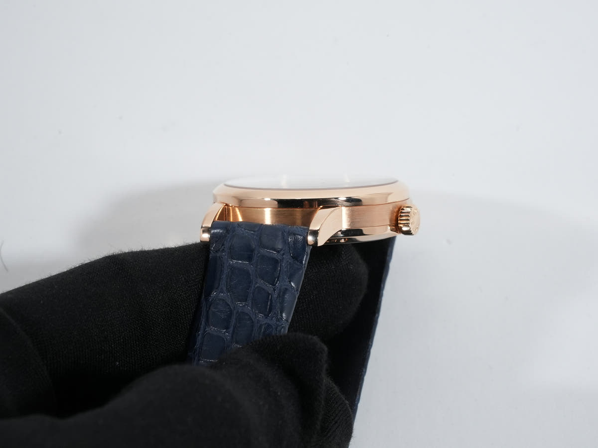 A. Lange &amp; Söhne Little Lange 1 Soiree Ref.113.041 18KPG Shell Dial Used aiu8k8en