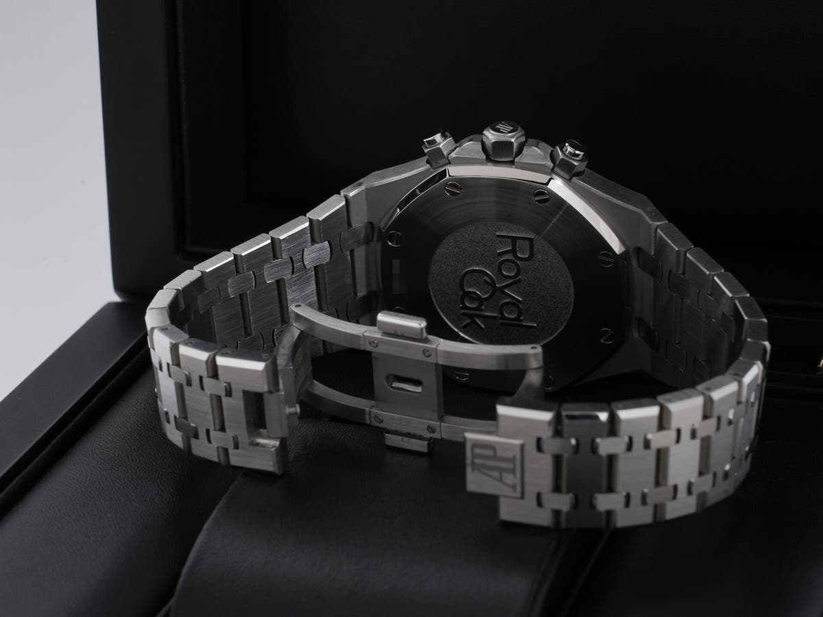 オーデマピゲ ロイヤルオーク クロノグラフ Ref.26331ST.OO.1220ST.03 シルバー文字盤 中古 gd6p44de