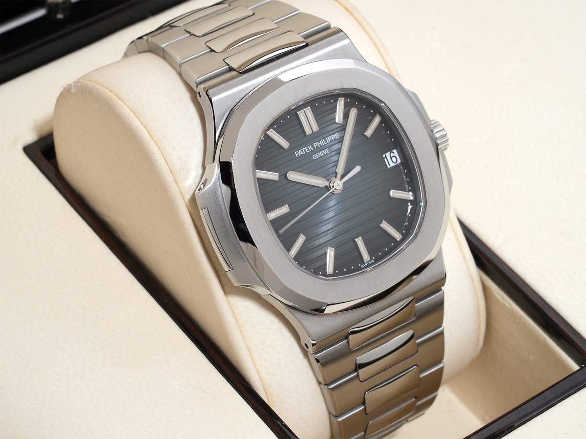 パテックフィリップ ノーチラス Ref.5711/1A-010 ブルー文字盤 美中古 r5hsnkjt