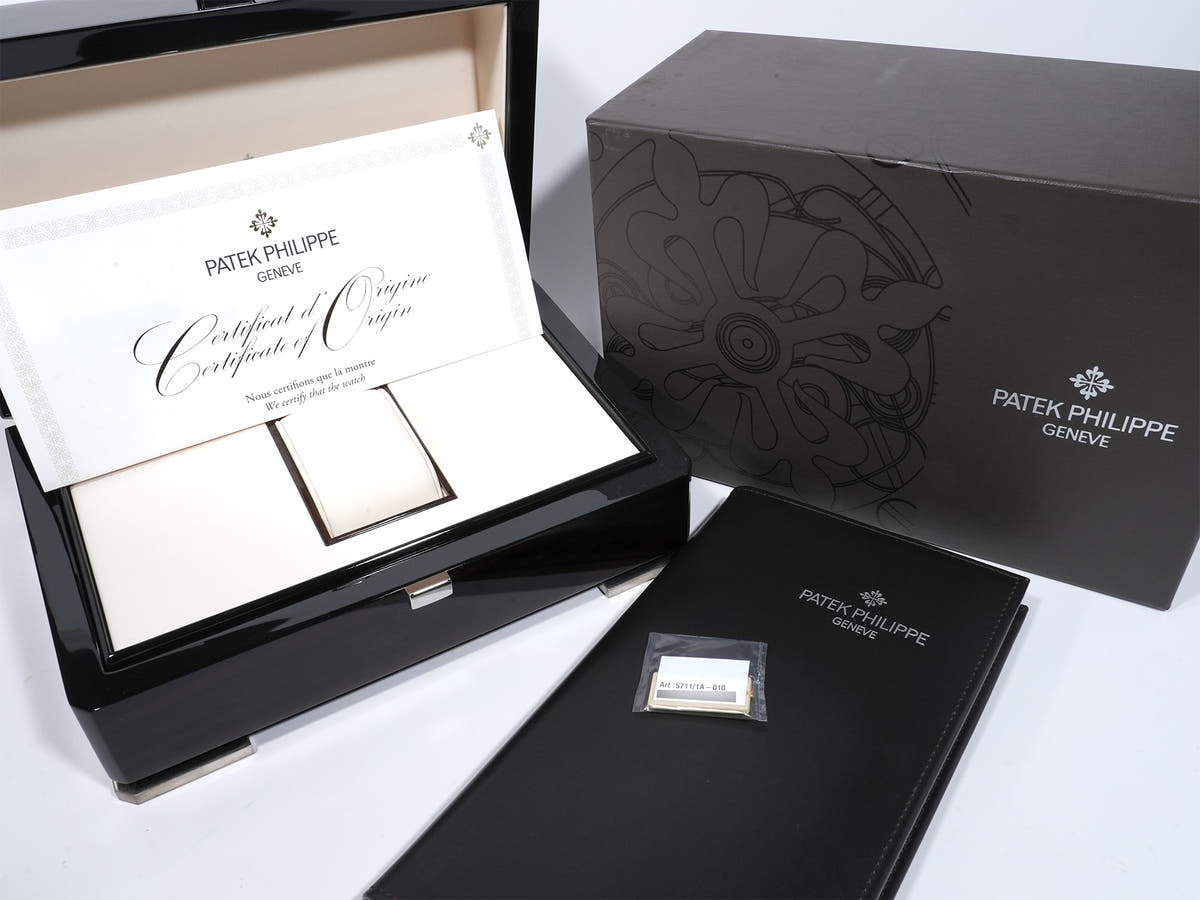 パテックフィリップ ノーチラス Ref.5711/1A-010 ブルー文字盤 美中古 r5hsnkjt