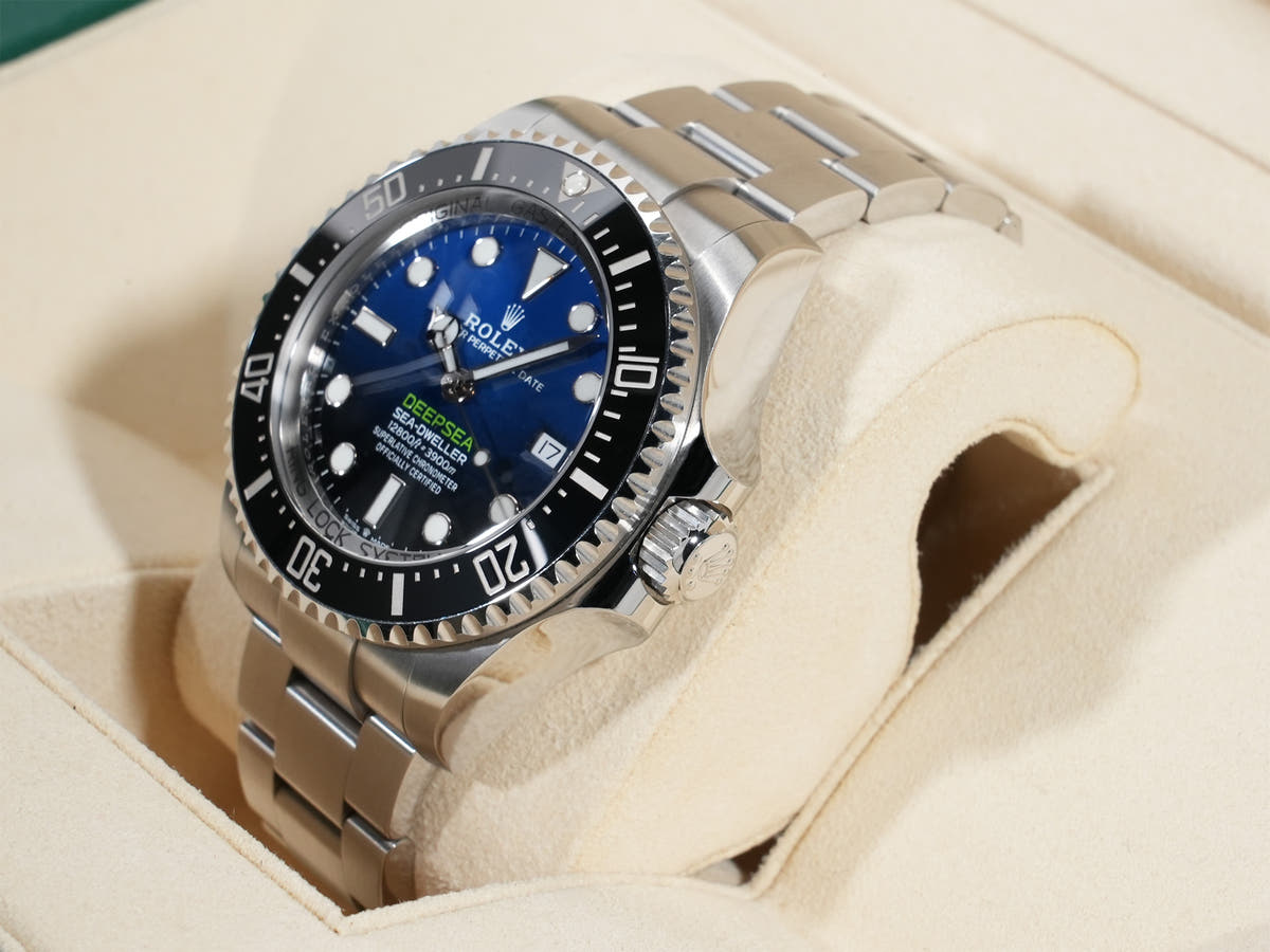ロレックス シードゥエラー ディープシー Ref.126660 D-BLUE文字盤 中古 4tmqbm4u