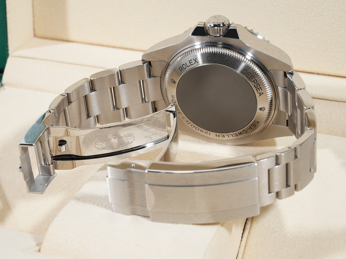 ロレックス シードゥエラー ディープシー Ref.126660 D-BLUE文字盤 中古 4tmqbm4u