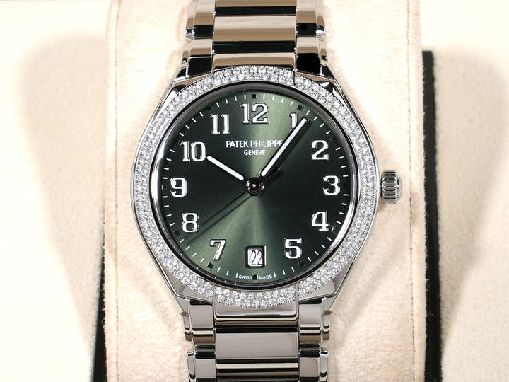 パテックフィリップ Twenty-4 Ref.7300/1200A-011 ステンレススチール オリーブグリーン ソレイユ文字盤