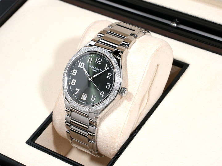 パテックフィリップ Twenty-4 Ref.7300/1200A-011 ステンレススチール オリーブグリーン ソレイユ文字盤