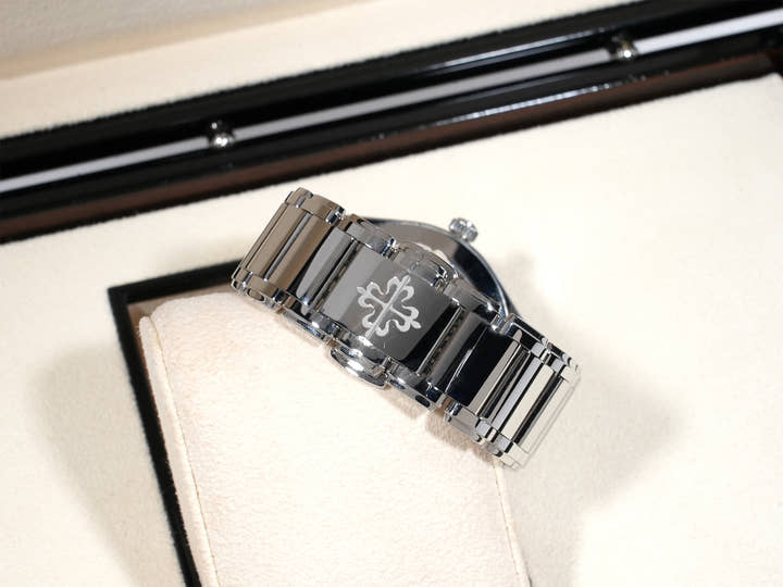 パテックフィリップ Twenty-4 Ref.7300/1200A-011 ステンレススチール オリーブグリーン ソレイユ文字盤