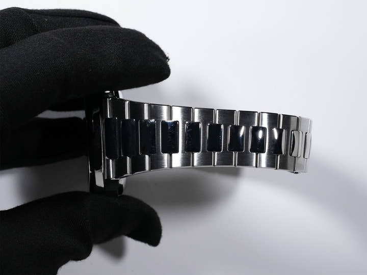 パテックフィリップ ノーチラス トラベルタイム クロノグラフ Ref.5990/1A-001 ステンレススチール ブラックグラデーション文字盤