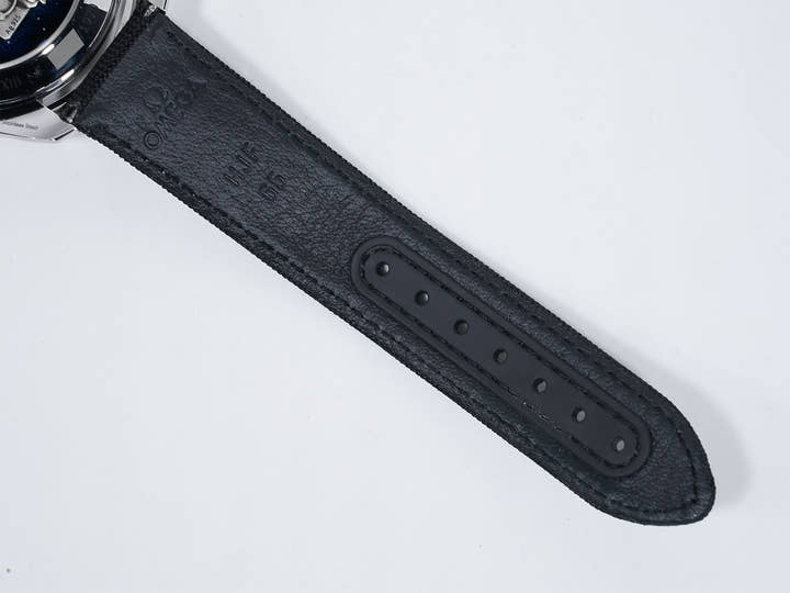 オメガ スピードマスター スヌーピー Ref.311.32.42.30.04.003 SS ホワイト文字盤 美品 7jtkrwtv