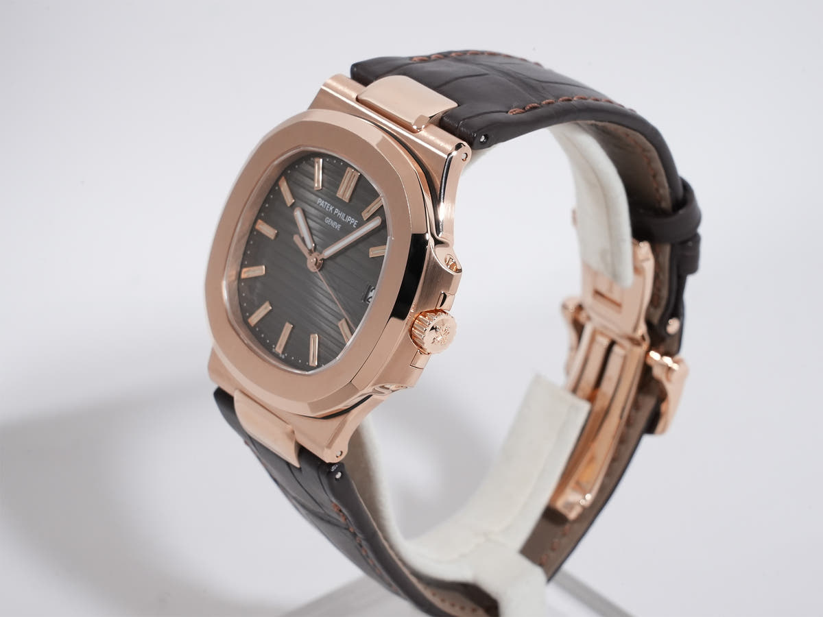 パテックフィリップ ノーチラス Ref.5711R-001 18KRG ブラウン文字盤 美品 aecd8e7s