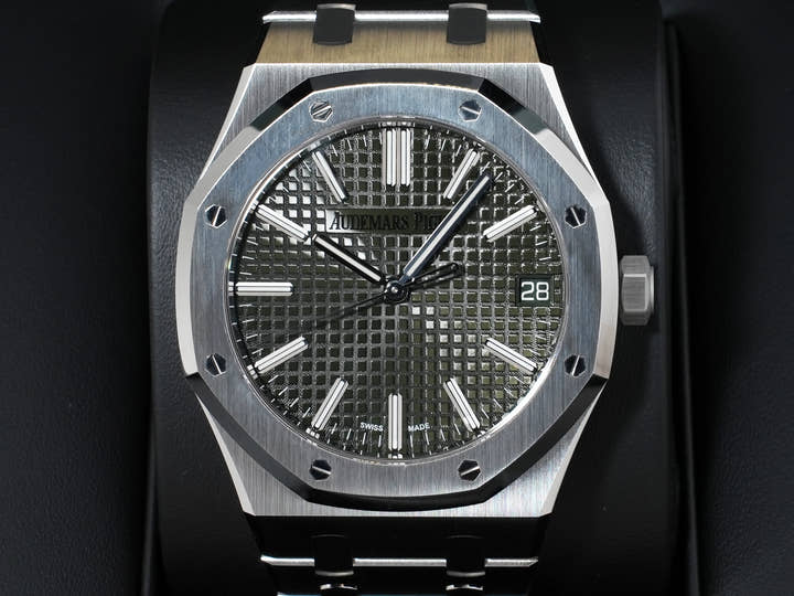Audemars Piguet Royal Oak Ref. 15510ST.OO.1320ST.09 Stainless Steel Khaki Green Dial