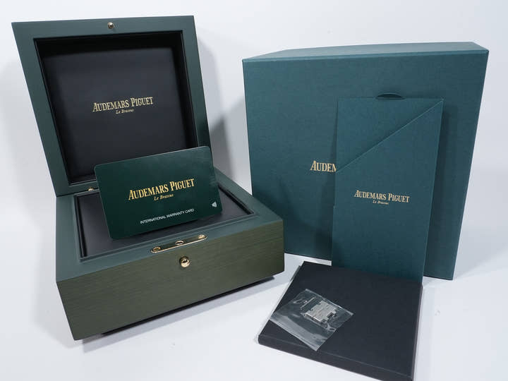 Audemars Piguet Royal Oak Ref. 15510ST.OO.1320ST.09 Stainless Steel Khaki Green Dial