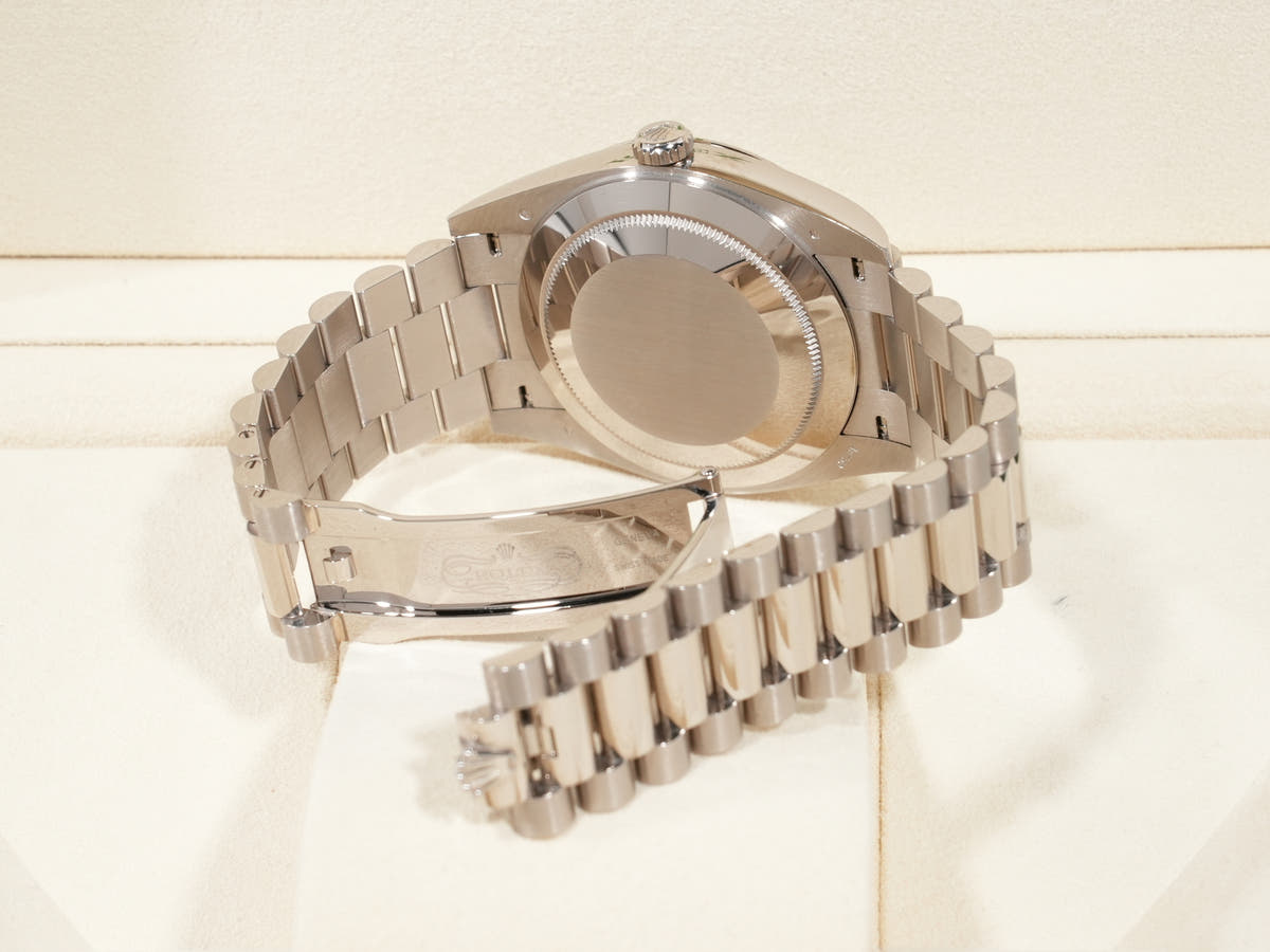 ロレックス デイデイト40 Ref.228239 オリーブグリーン文字盤 美中古 kqutw35x
