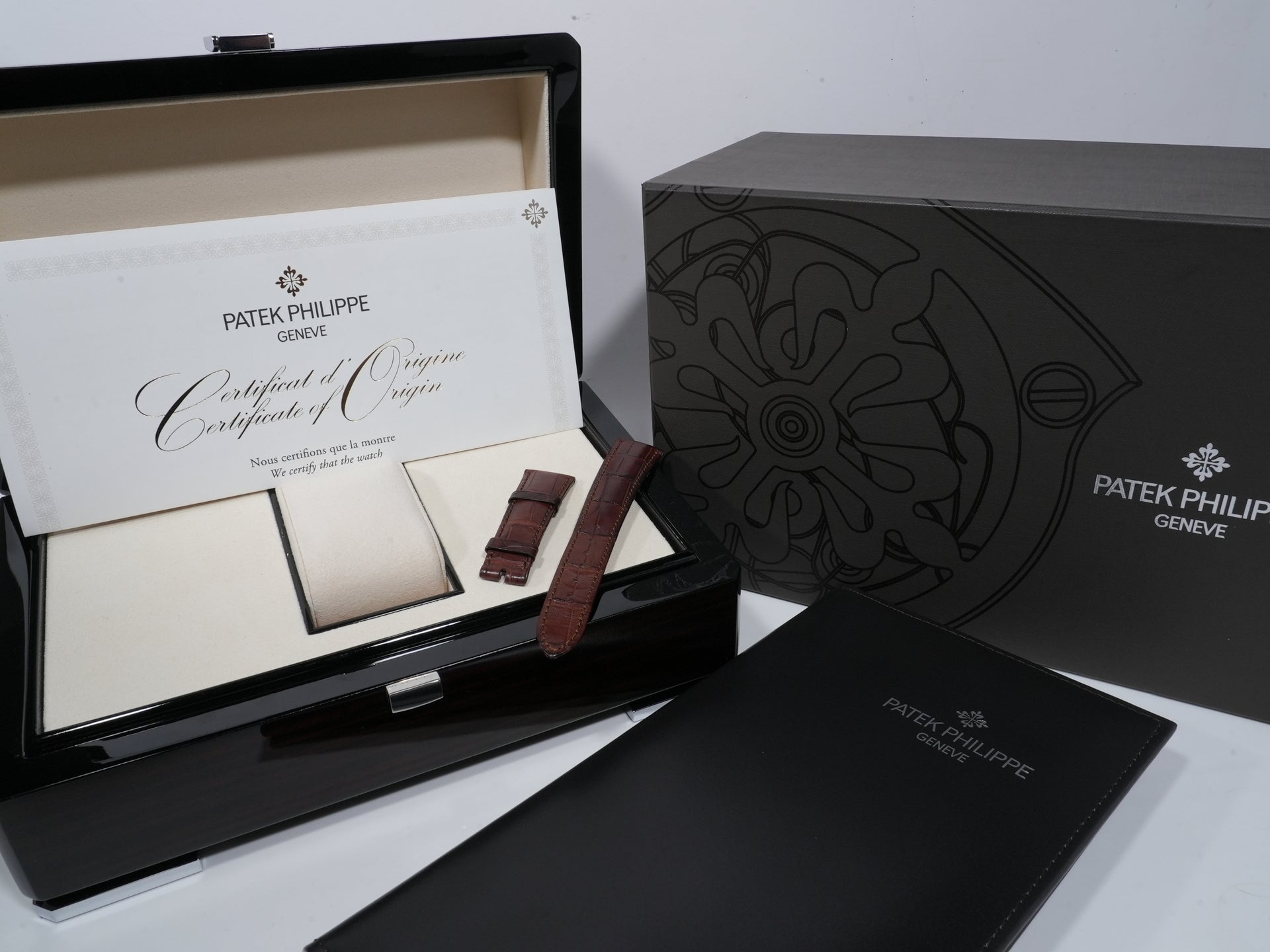パテックフィリップ アニュアルカレンダー ムーン フェイズ  Tiffany&Co. Ref.5146R-001 アイボリー文字盤 中古 yupajm4m