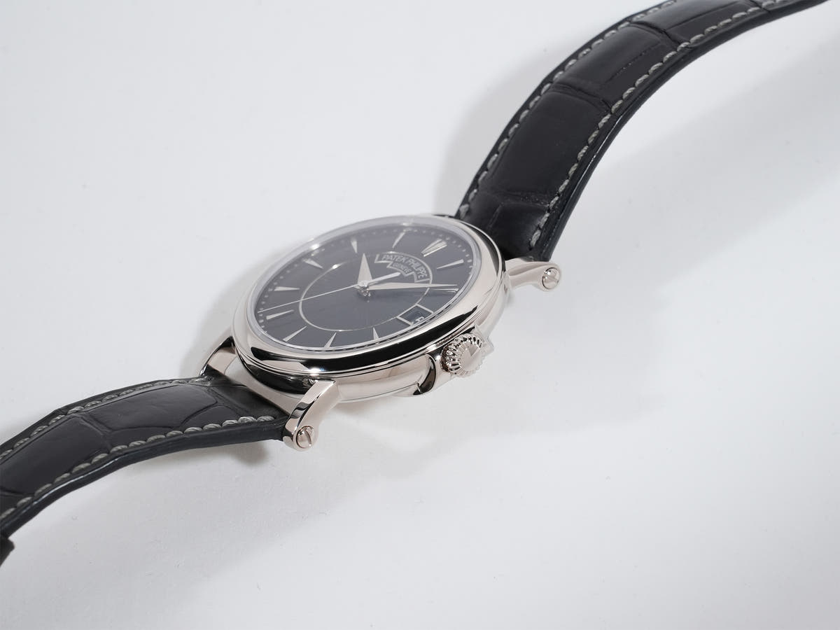 パテックフィリップ カラトラバ オフィサー Ref.5153G-001 18KWG ブラック文字盤 美品 p49n997t