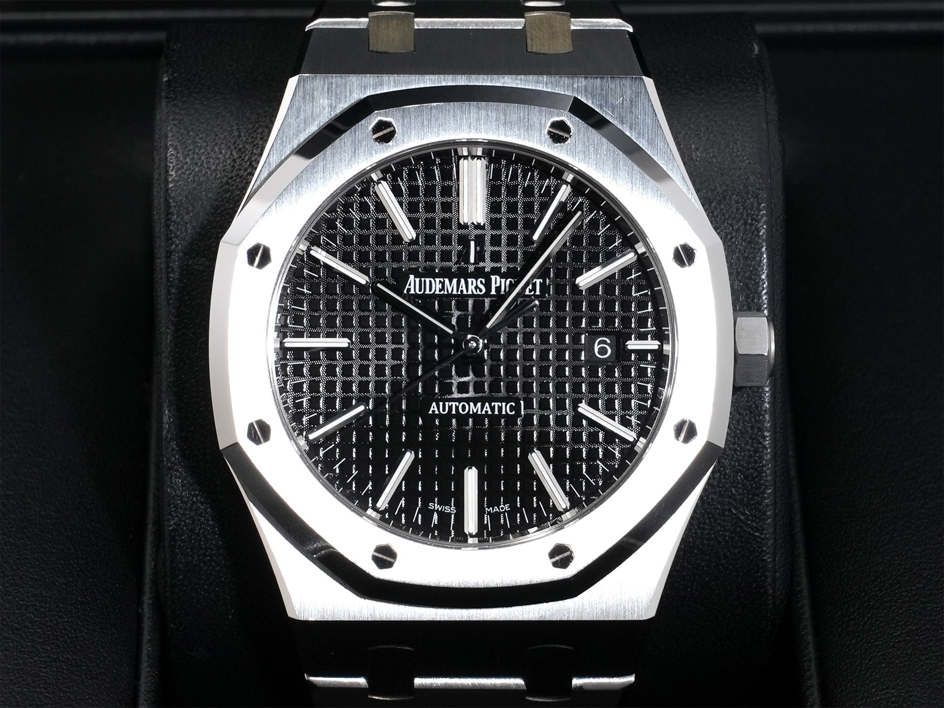 オーデマピゲ ロイヤルオーク 15400ST.OO.1220ST.01.A ブラック オーデマピゲ ロイヤルオーク 15400ST.OO.1220ST.01.A ブラック