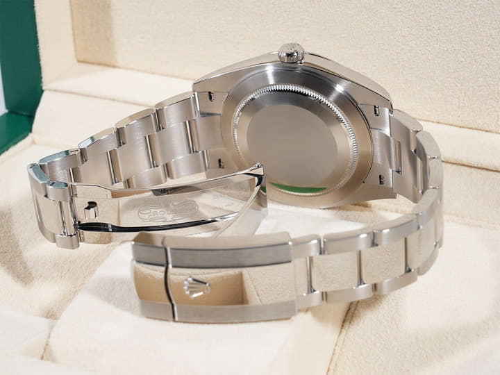 ロレックス デイトジャスト41 Ref.126300 ステンレススチール ホワイト文字盤 オイスターブレスレット 未使用 hkr8amn3