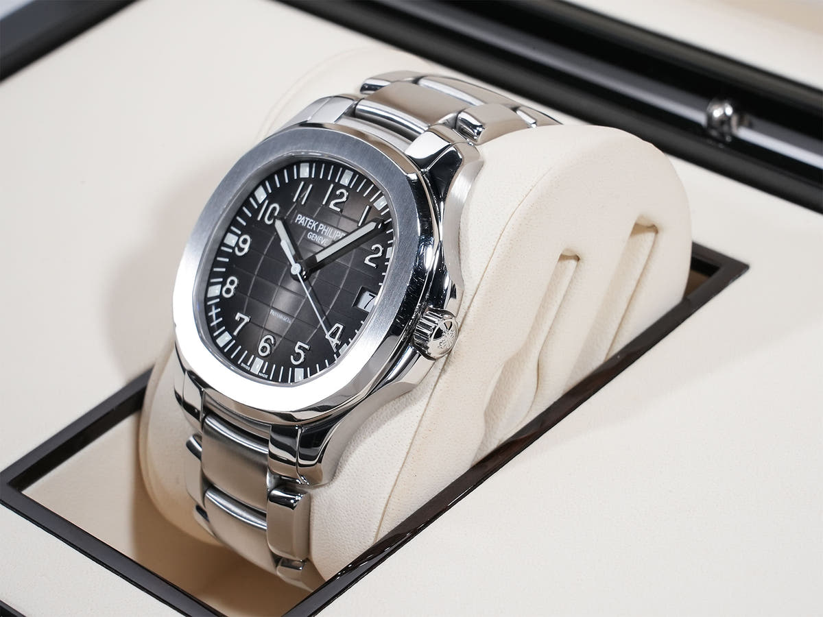 パテックフィリップ アクアノート TIFFANY&CO. Ref.5167/1A-001 SS ブラック文字盤 中古 mkgxvvre