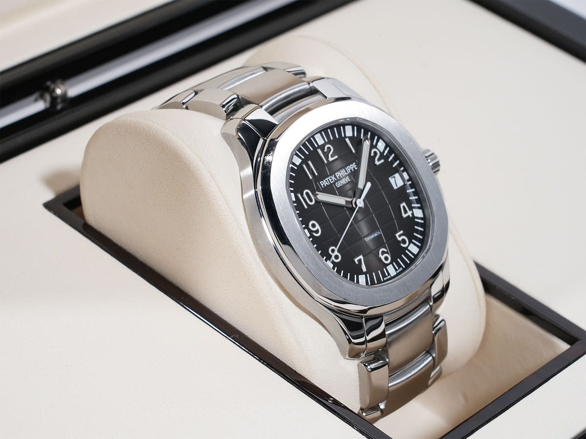 パテックフィリップ アクアノート TIFFANY&CO. Ref.5167/1A-001 SS ブラック文字盤 中古 mkgxvvre