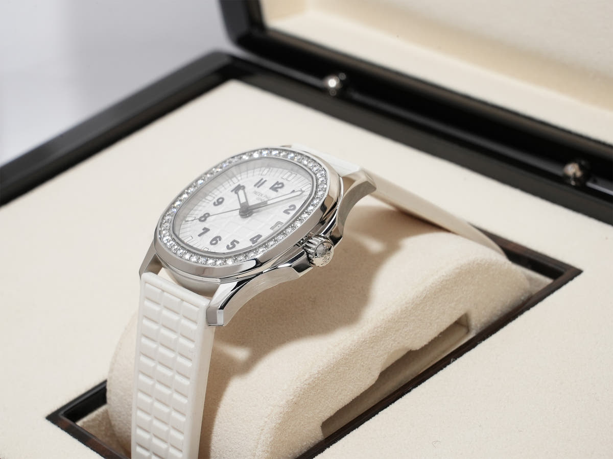 Patek Philippe Aquanaut Luce Ref.5067A-024 Glitter White Dial Used gnqrn6ew