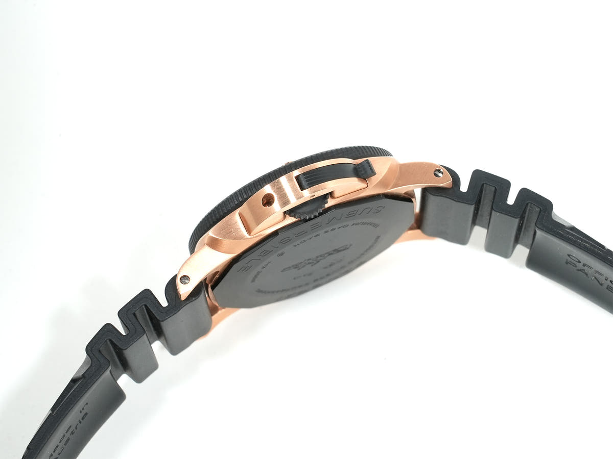 パネライ サブマーシブル ゴールドテック オロカーボ Ref.PAM01070 Carbotech×Goldtech ブラック文字盤 中古 sc63y2e4