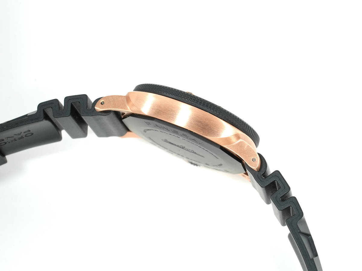 パネライ サブマーシブル ゴールドテック オロカーボ Ref.PAM01070 Carbotech×Goldtech ブラック文字盤 中古 sc63y2e4