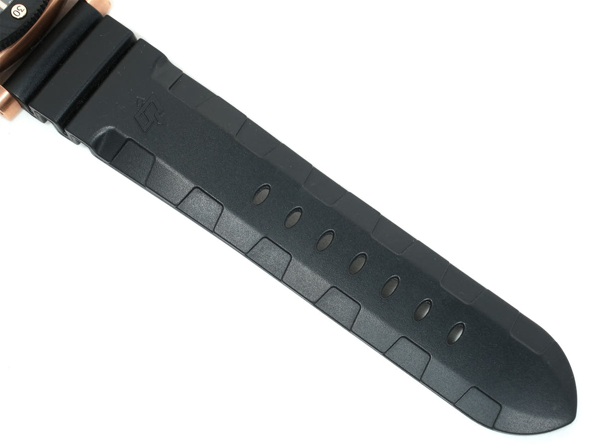 パネライ サブマーシブル ゴールドテック オロカーボ Ref.PAM01070 Carbotech×Goldtech ブラック文字盤 中古 sc63y2e4