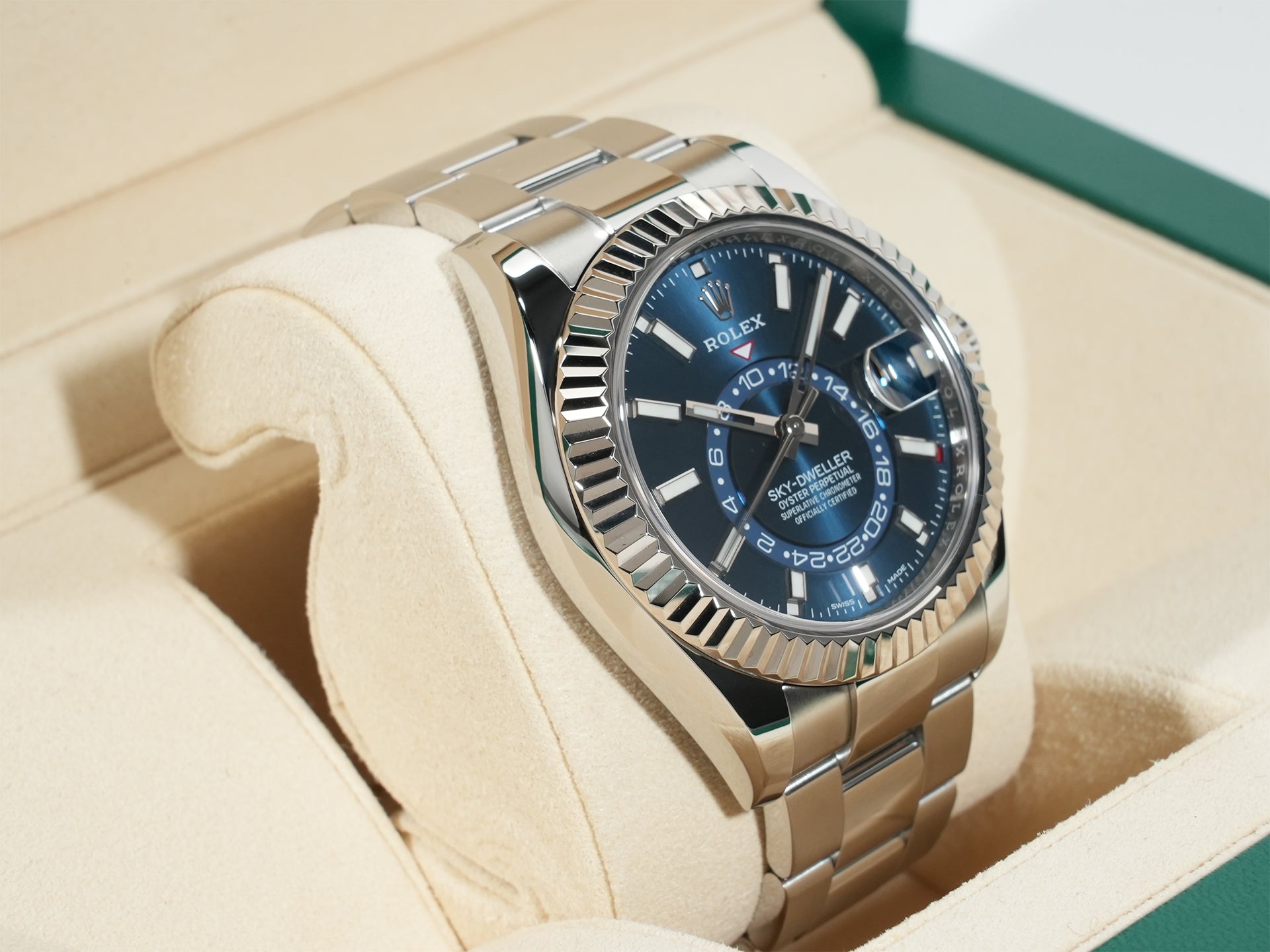 ロレックス スカイドゥエラー Ref.326934 SS/WG ブルー文字盤 オイスターブレスレット 美品 gq8vac96
