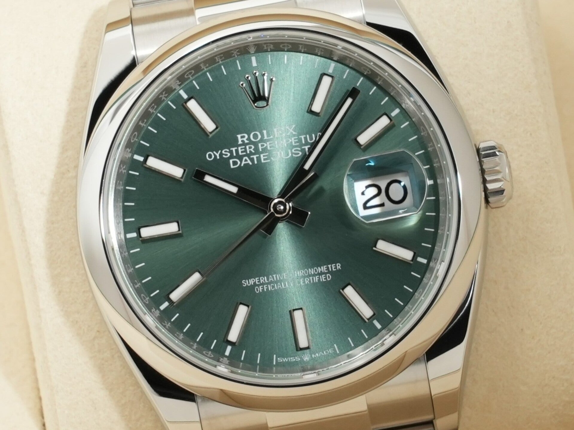 Rolex Datejust 36 Ref.126200 SS Mint Green Dial Oyster Bracelet Unused uoe9ycdi