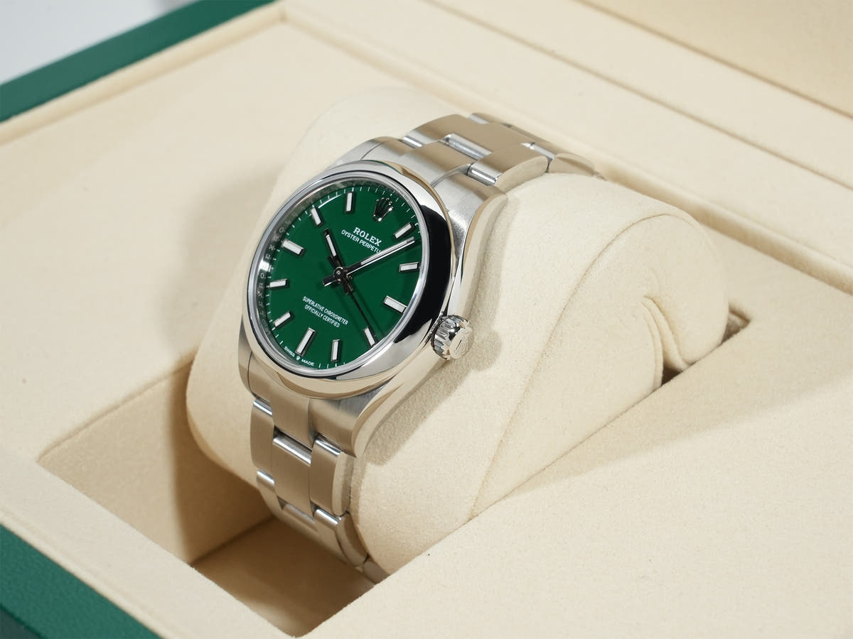 Rolex Oyster Perpetual 31 Ref.277200 SS Green Dial Unused px86h9yz
