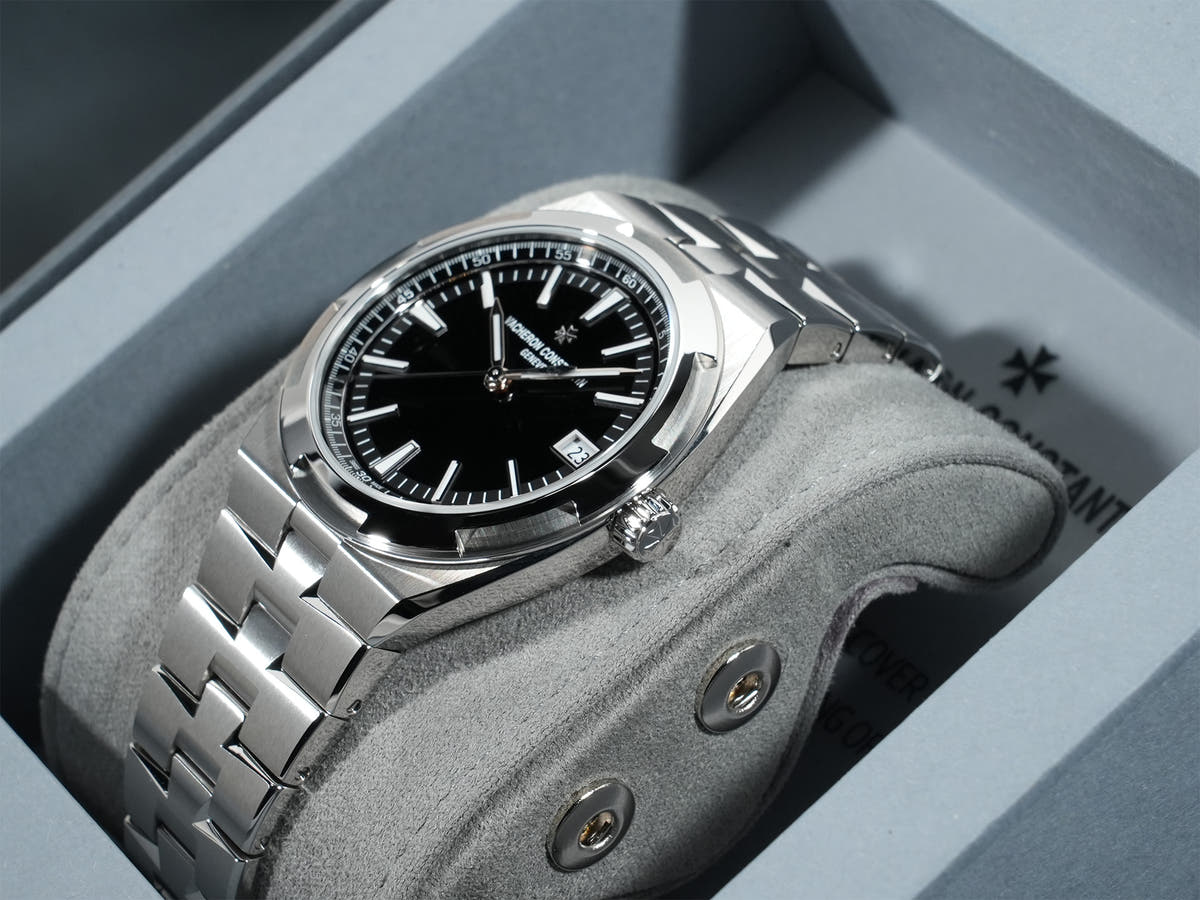 Vacheron Constantin Overseas Automatic Ref.4520V/210A-B483 SS Black Dial Unused 82xdunkd