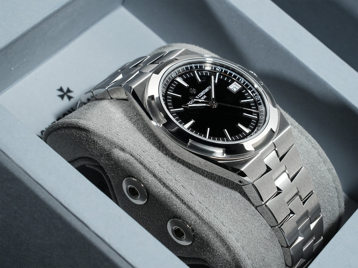 Vacheron Constantin Overseas Automatic Ref.4520V/210A-B483 SS Black Dial Unused 82xdunkd