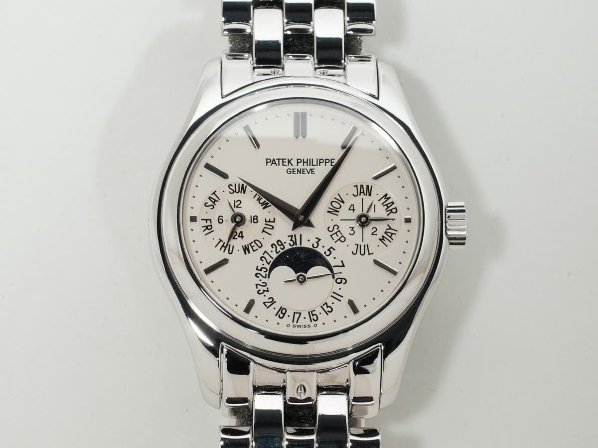 パテックフィリップ パーペチュアルカレンダー Ref.5136/1G-001 18KWG シルバー文字盤 中古 iwt3siuh