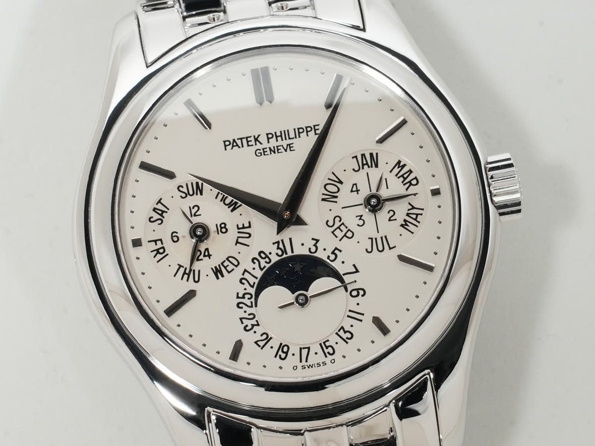 パテックフィリップ パーペチュアルカレンダー Ref.5136/1G-001 18KWG シルバー文字盤 中古 iwt3siuh