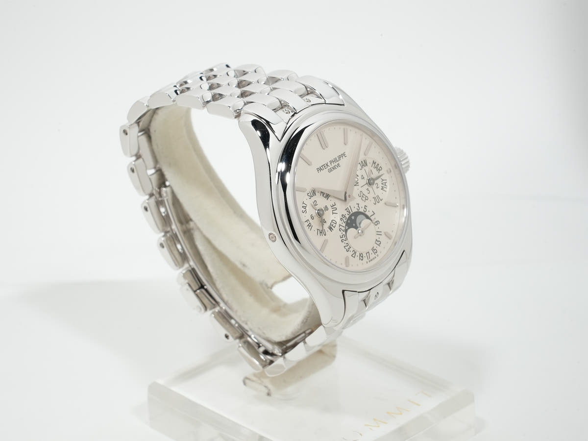 パテックフィリップ パーペチュアルカレンダー Ref.5136/1G-001 18KWG シルバー文字盤 中古 iwt3siuh