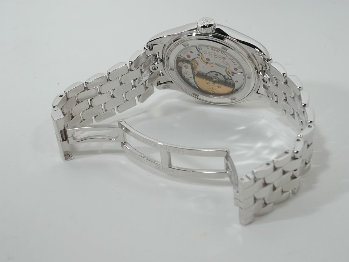 パテックフィリップ パーペチュアルカレンダー Ref.5136/1G-001 18KWG シルバー文字盤 中古 iwt3siuh