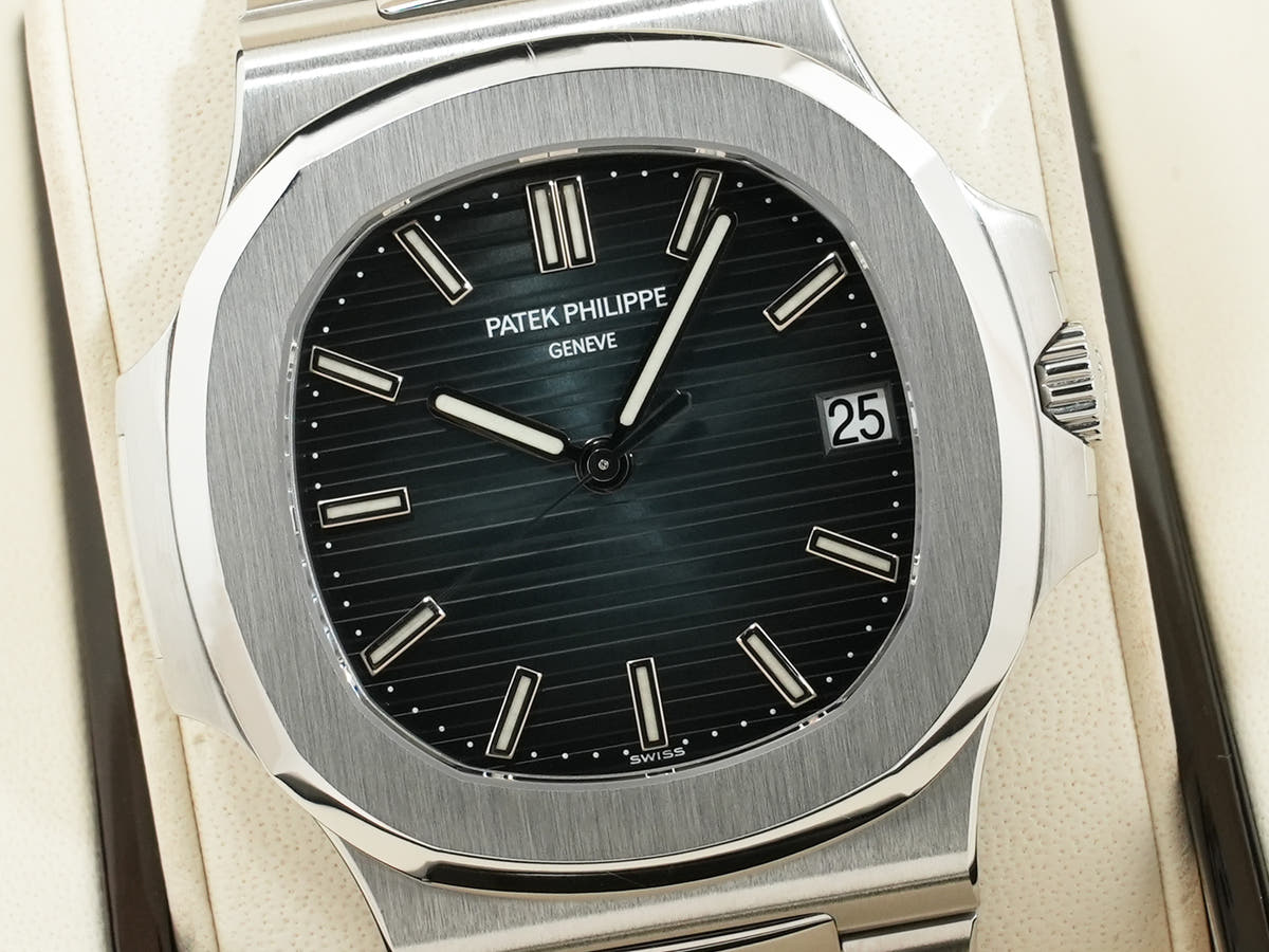 パテックフィリップ ノーチラス Ref.5711/1A-010 SS ブルー文字盤 中古 4o2b8pfr