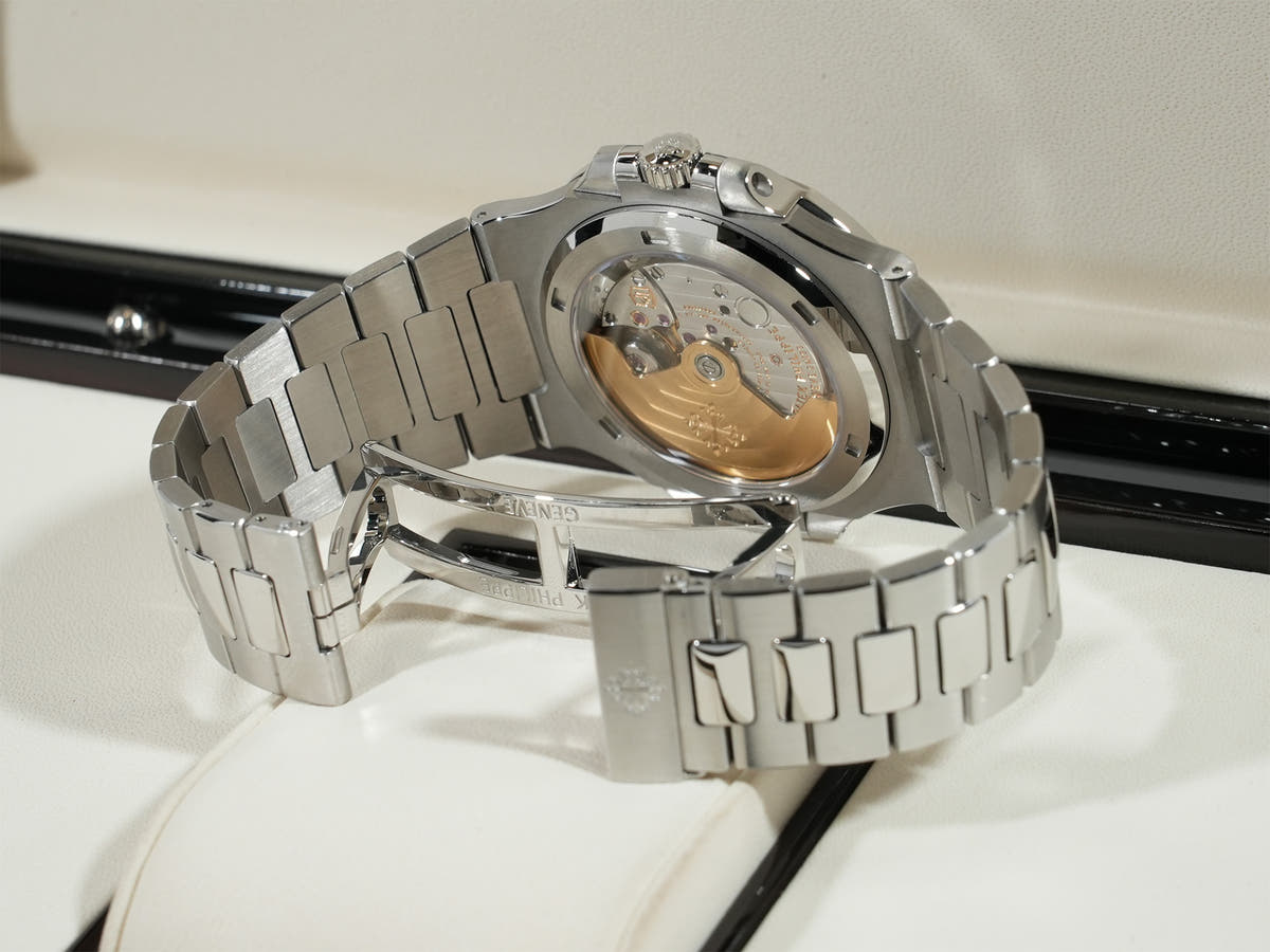 パテックフィリップ ノーチラス Ref.5711/1A-010 SS ブルー文字盤 中古 4o2b8pfr