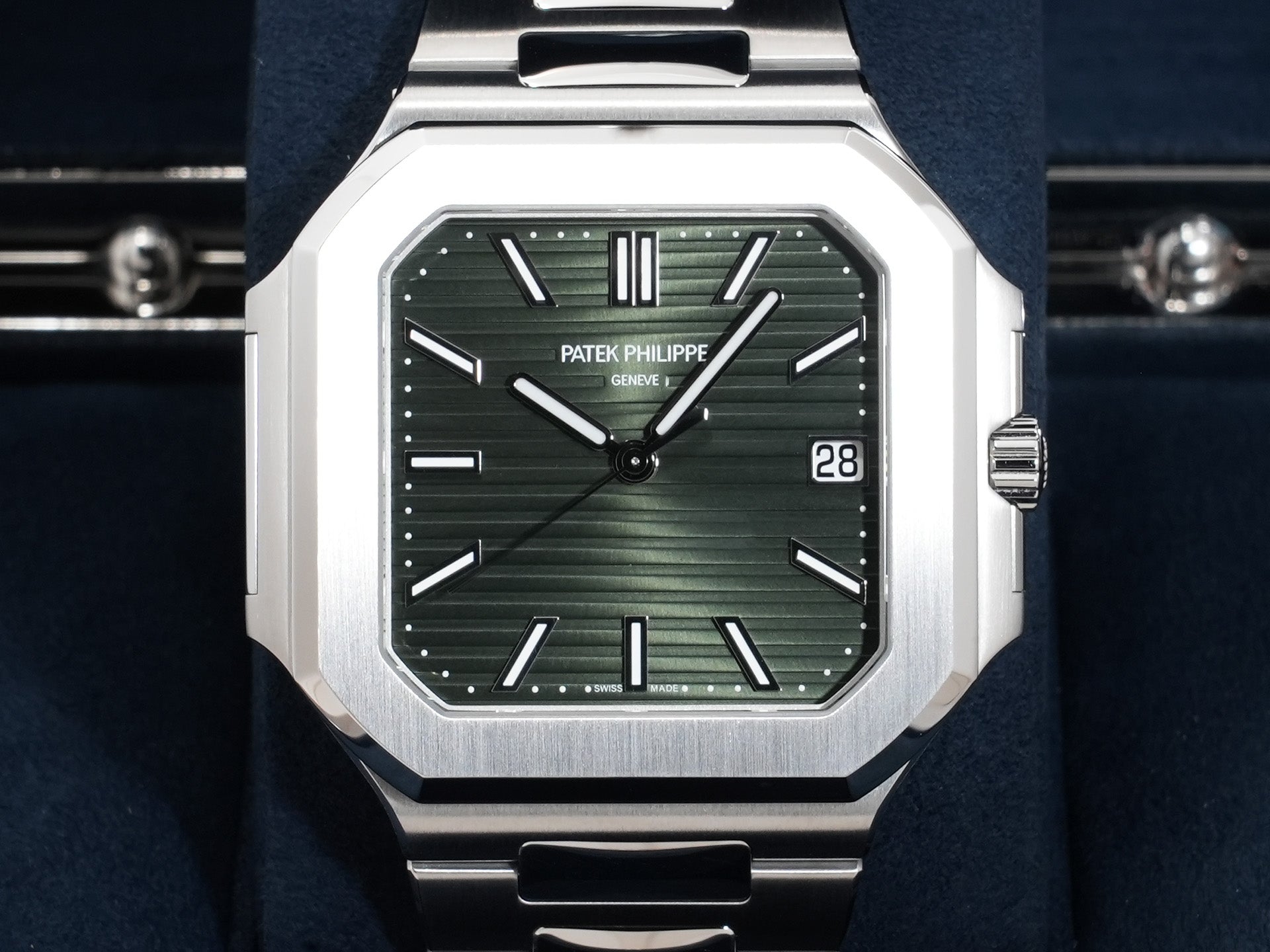 パテックフィリップ キュビタス Ref.5821/1A-001 SS グリーン文字盤 未使用 xaksuc52