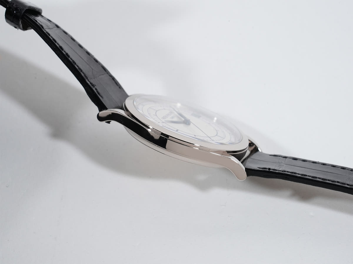 パテックフィリップ カラトラバ Ref.5296G-001 18KWG シルバー文字盤 中古 6b4gkaea