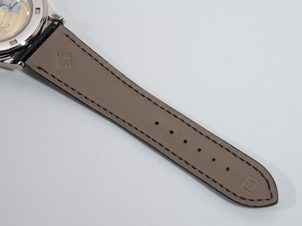 パテックフィリップ カラトラバ Ref.5296G-001 18KWG シルバー文字盤 中古 6b4gkaea