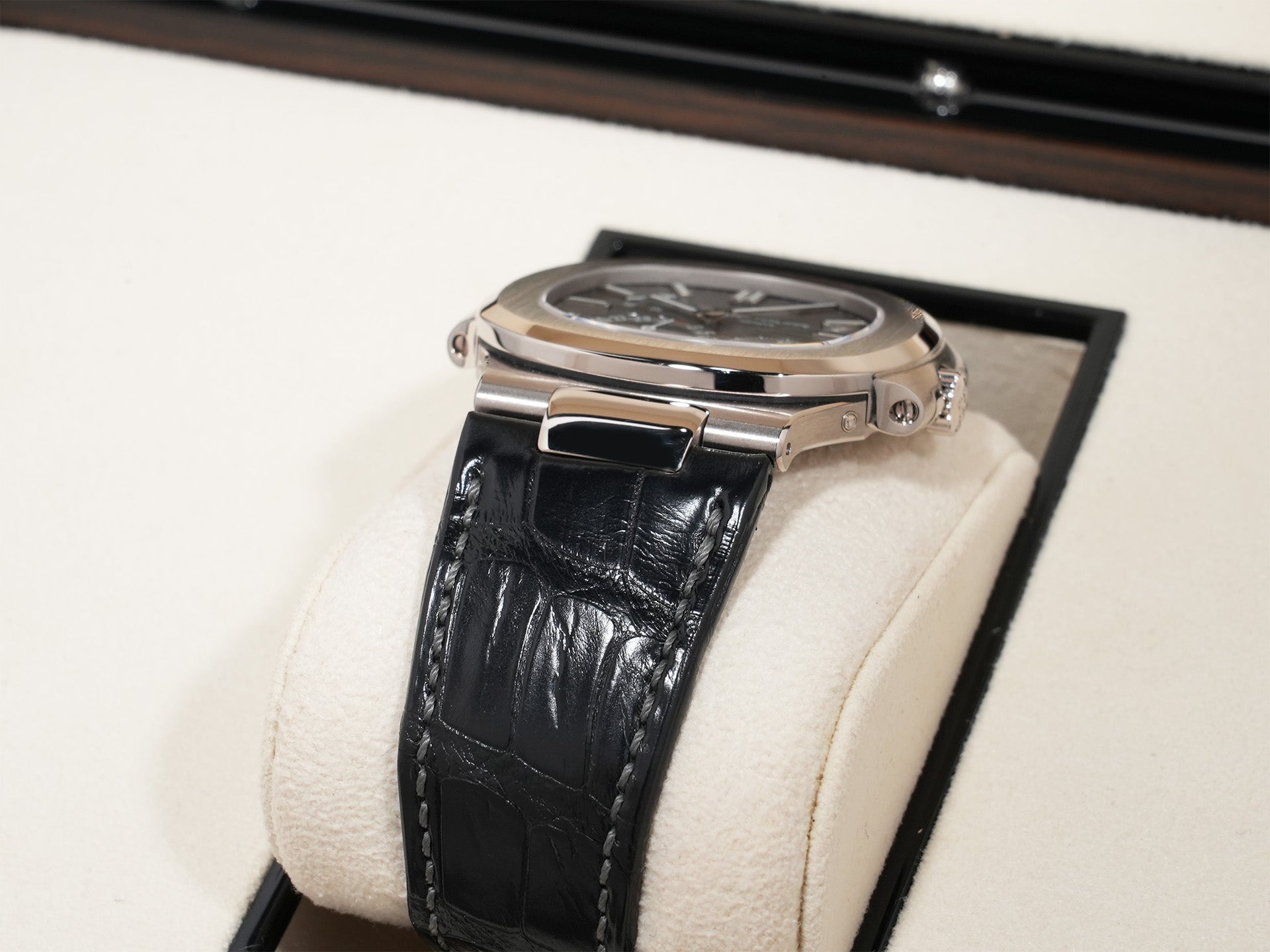 パテックフィリップ ノーチラス プチコンプリケーション Ref.5712G-001 18KWG スレート文字盤 中古 hh8oijty