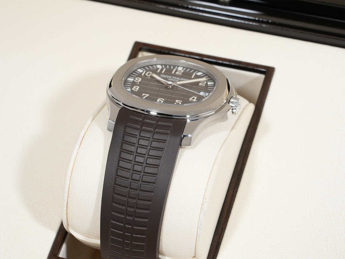 パテックフィリップ アクアノート エクストララージ Ref.5167/1A-001 SS ブラック文字盤 中古 opy5q2df