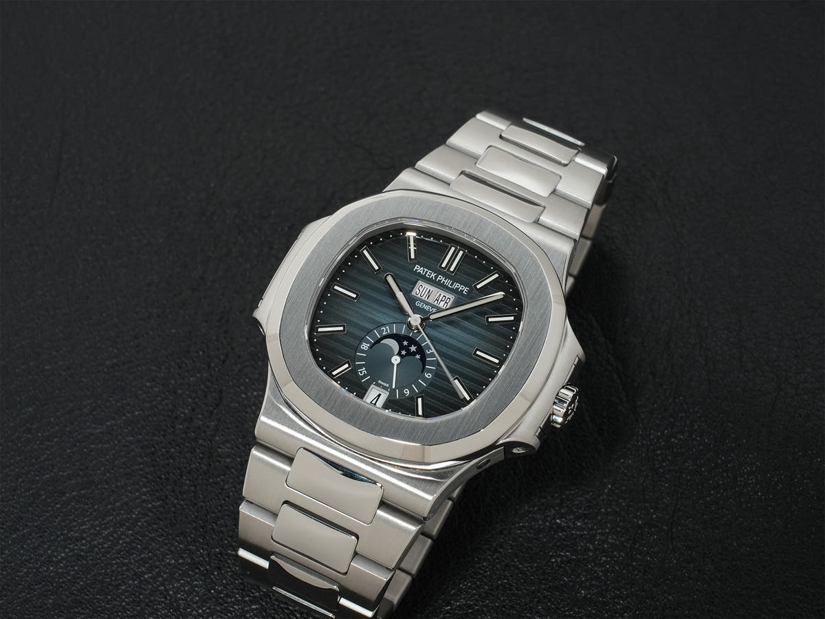 パテックフィリップ ノーチラス アニュアルカレンダー ムーンフェイズ Ref.5726/1A-014 SS ブルー、ブラックグラデーション文字盤 美品 vvwcq2m3