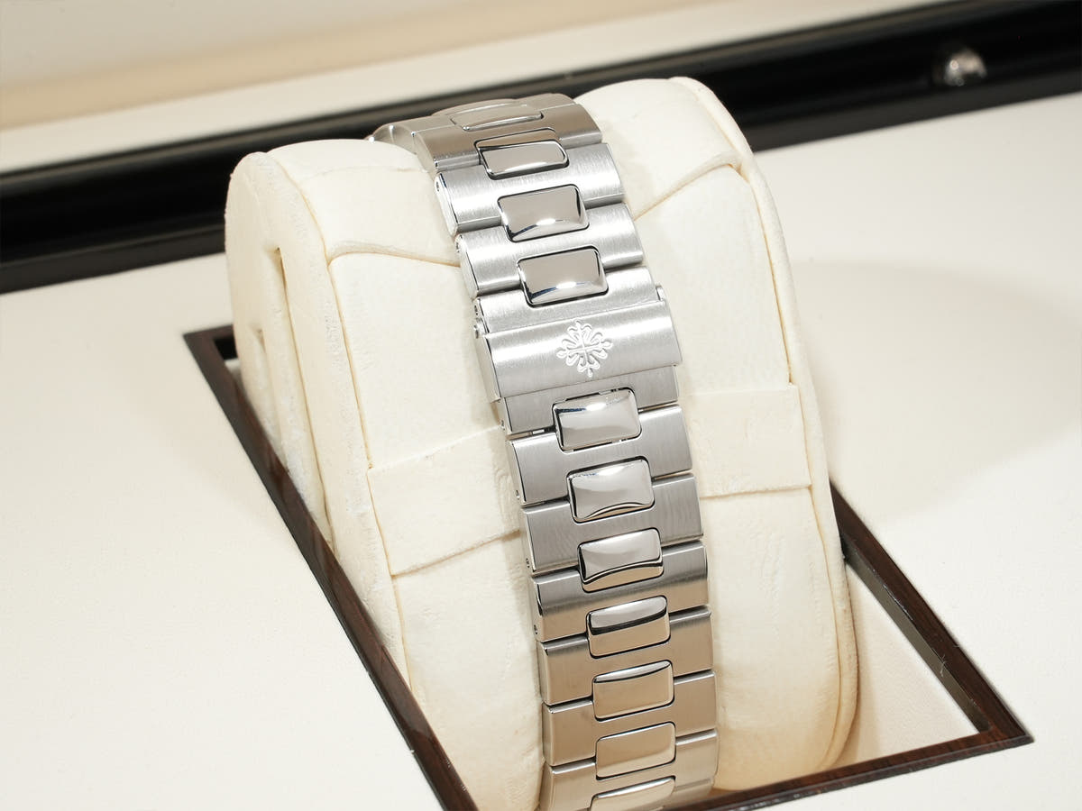 パテックフィリップ ノーチラス プチコンプリケーション Ref.5712/1A-001 SS ブルー文字盤 美品 hqm6ki2x
